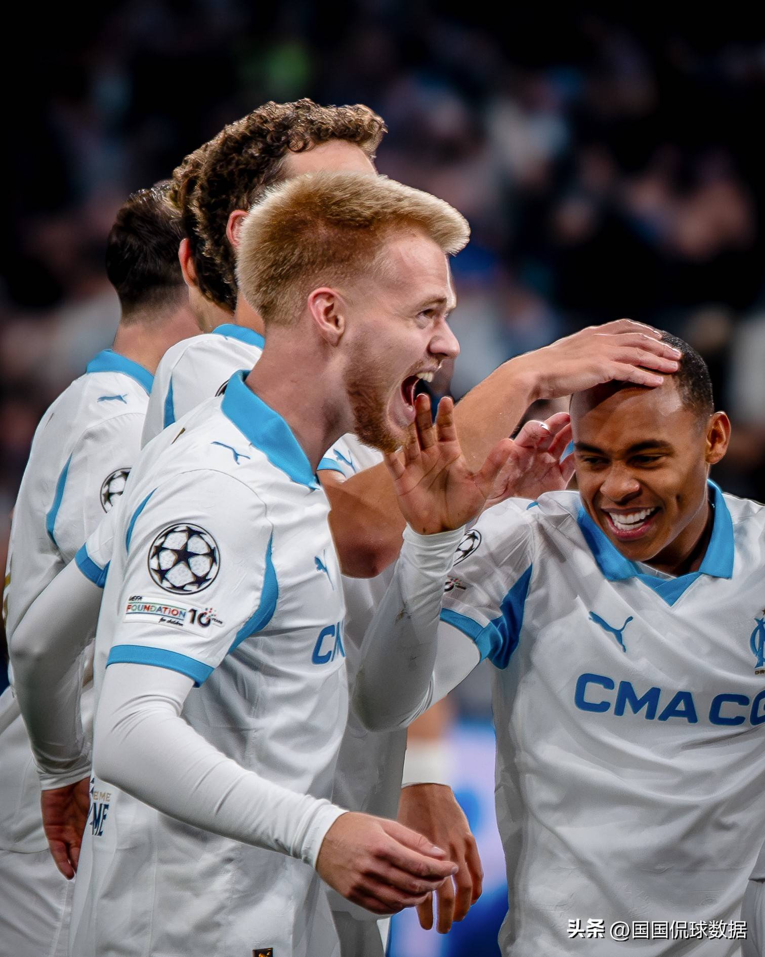 包含赛地聚焦——法甲国际比赛日热度飙升；法兰克福门线救险；引发热议；身体对抗强度拉满的词条