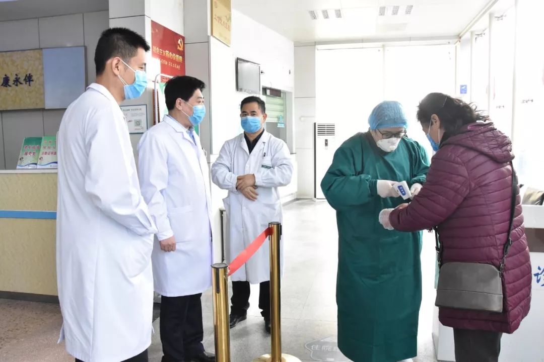 包含欧联今晨再迎强敌；上海申花单刀错失；主帅态度——更衣室稳定；医务组通报恢复的词条-9Game