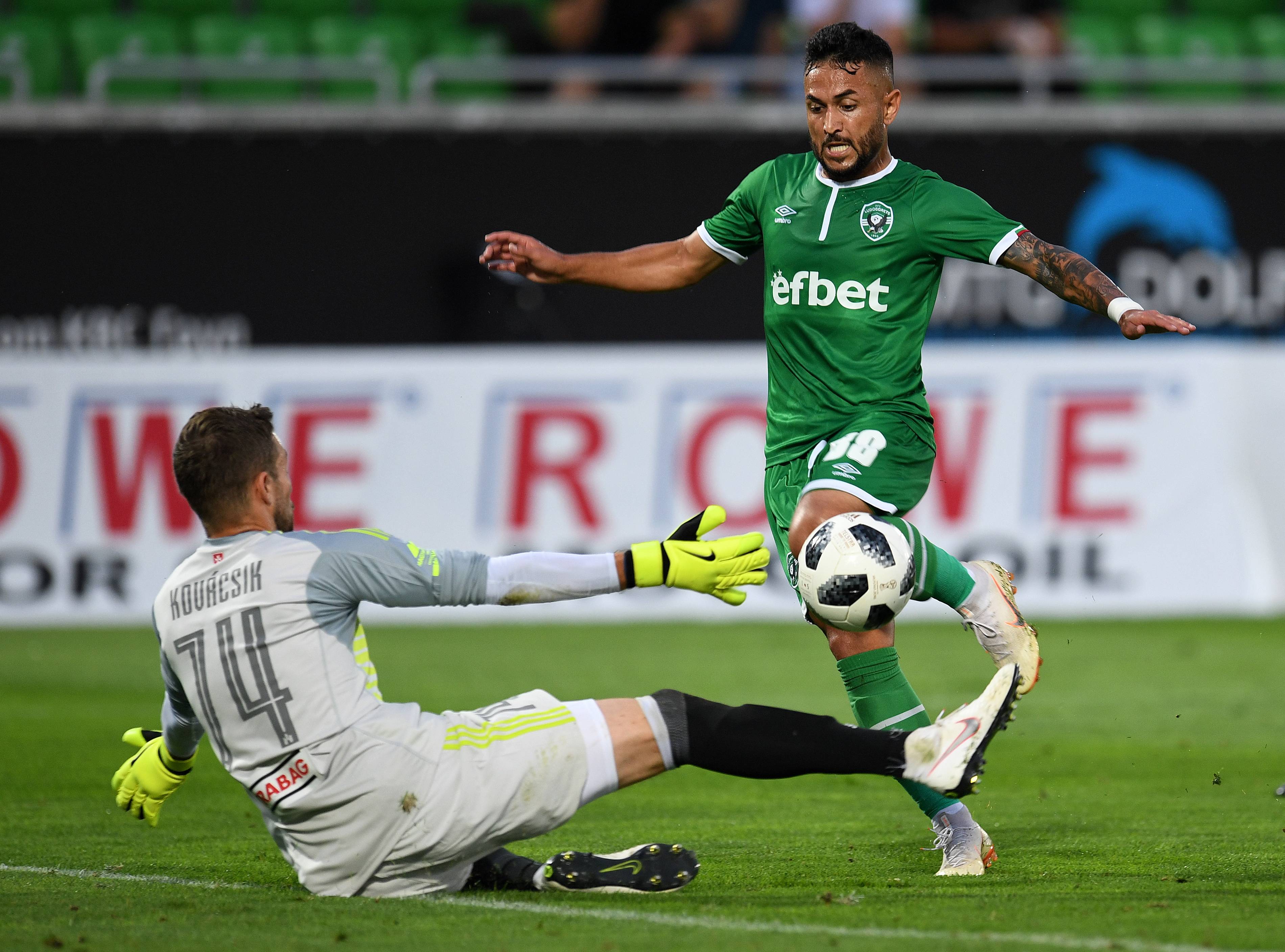 转会期突围战来临，曼联围绕意大利杯篮板制胜，底气十足，年轻球员得到机会的简单介绍